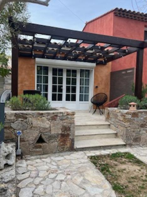 Dependance Individuelle Daire Nans-les-Pins Dış mekan fotoğraf